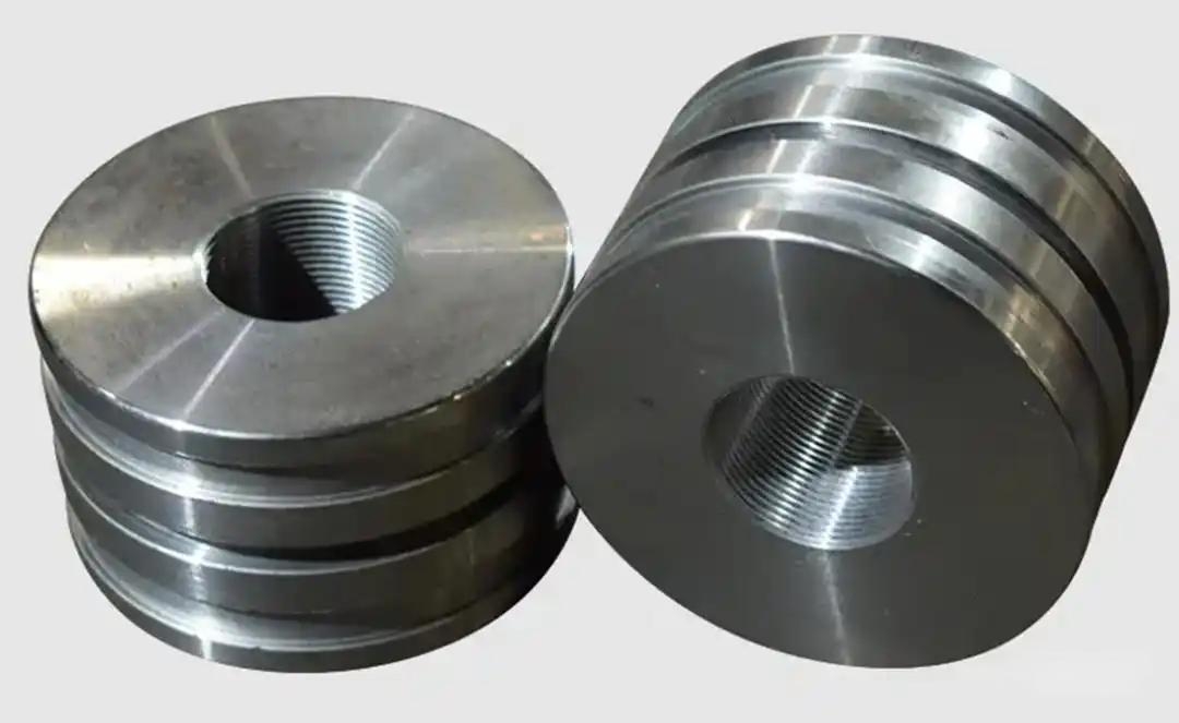 Quelles sont les options de matériaux pour les vérins hydrauliques ?