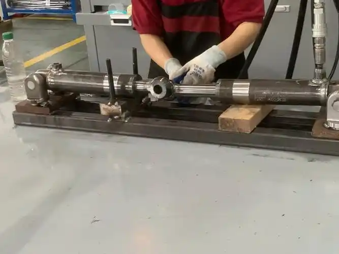 Que faut-il prendre en compte lors du démontage d'un vérin hydraulique ?